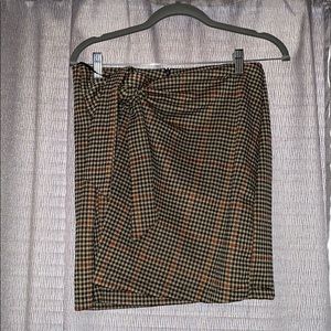 Houndstooth Mini Skirt w Knot Detail and Back Zip